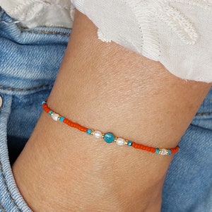 Pulsera turquesa y coral rojo / Pulsera delicada naranja roja con perlas / Pulsera de la amistad / Regalo de turquesa natural
