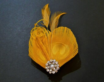 Gelbe PfauEnfeder Haarspange Fascinator Headpiece Brautjungfern Haarschmuck Hochzeit Kristall Diamante Perle 'Lisette'