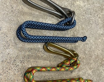 Featured Paracord colors- Rasta and baby blue diamonds