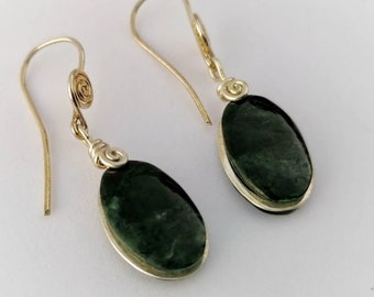 Hämatit Olive Ohrringe Ohrhänger Earrings m.grüne Jade Stein & Klappbrisuren