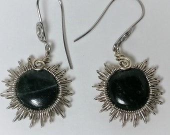 Small earrings sun dark jade