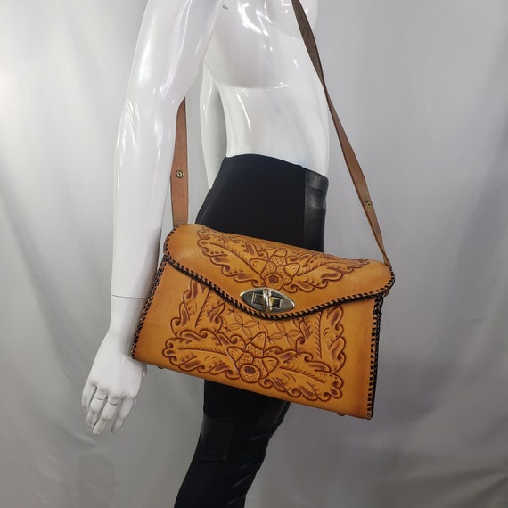 Vintage Tan Tooled 60s 70s Leather handbag - image 9