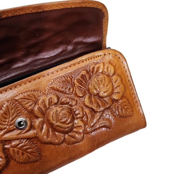 Vintage 70s tan leather tooled wallet Mexico - image 8