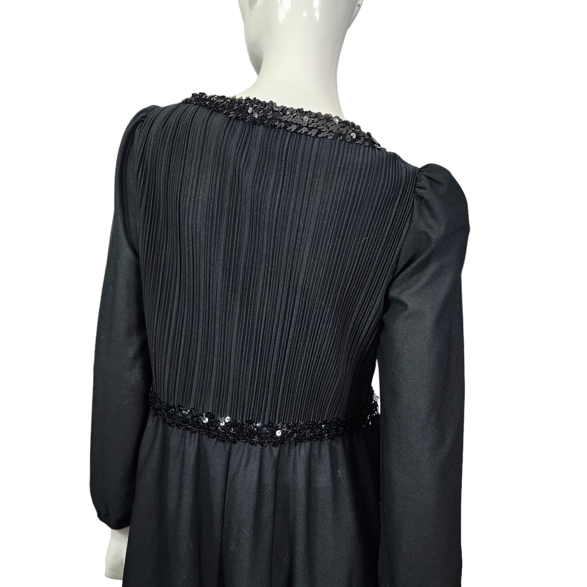 Vintage Ms. Classic Black dress Vintage Ms. Classic Black dress