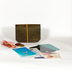Mini Leder Portemonnaie Isaac in Oliv, minimalistisch, Geldbeutel, Geldbörse, Wallet, Münzfach, handmade, unisex, grün