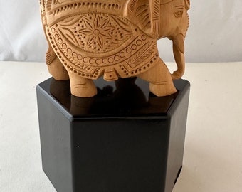 素晴らしい手彫りのヴィンテージ木製象 - Etsy 日本
