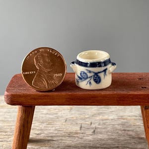 1:12 scale Dollhouse Miniature Stoneware Delft Pottery Crock-hand painted cobalt blue pine branch on white clay