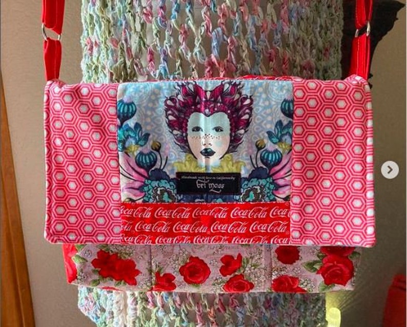 Coca-Cola Messenger Bag/crossbody purse 100% handmade with vintage and out of print licensed Coke fabric & Tula Pink snap closure, cotton image 1