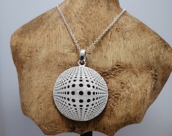 Hanger ketting van geborsteld sterlingzilver: grote ronde geometrische bedel
