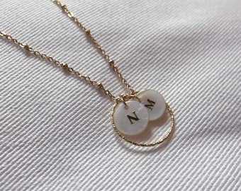 Collier personnalisé • collier lettre • collier initiale • cadeau mamie • cadeau naissance • cadeau maman • cadeau anniversaire femme •