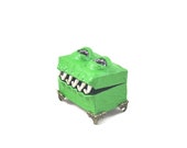 Mini Monster Box 121, Mini Fluorescent Green Mimic Chest, Creature Box