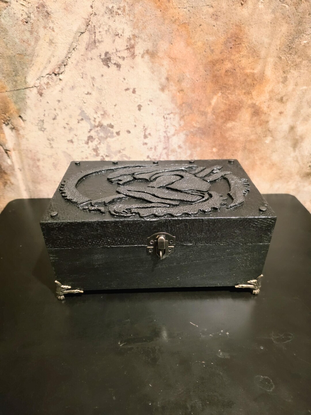 Xenomorph Stash Box, Alien Queen Decorative Box With Lock - Etsy