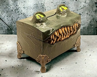 Monster Bank #502, Forest Green Chest, Creature Box