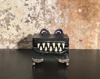 Mini Monster Box #924, Mini Black Green Mimic Chest, Creature Box