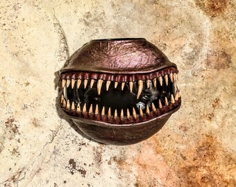 Jarrón de pared ovalado Monster - Jarrón ovalado de cobre desgastado con dientes