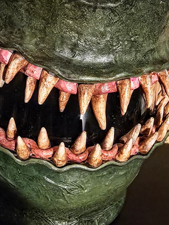 Monster Vase - Avocado Green Toothy Creature Vase - Etsy