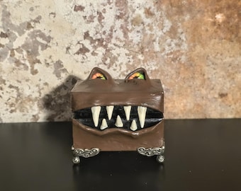 Mini Monster Box #926, Mini Brown Mimic Chest, Creature Box