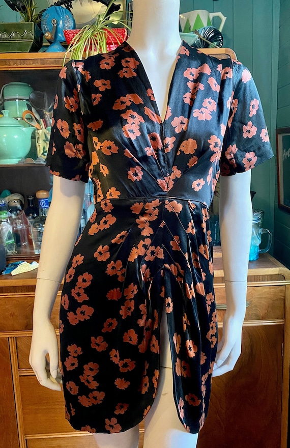 Silky 1940's floral top