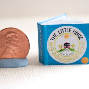 The Little House Book, 1:12 Scale Miniature Children&#39;s Book Dollhouse Library Artisan Handmade