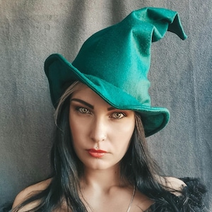 witch hat/wizard hat/strega/halloween /cosplay /winter goth/witchy/strega/magic/mage/halloween/winter hat/gothic hat