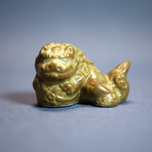 Vantage Okinawa Lion Stick Rest, Red & Yellow, Set of 2
