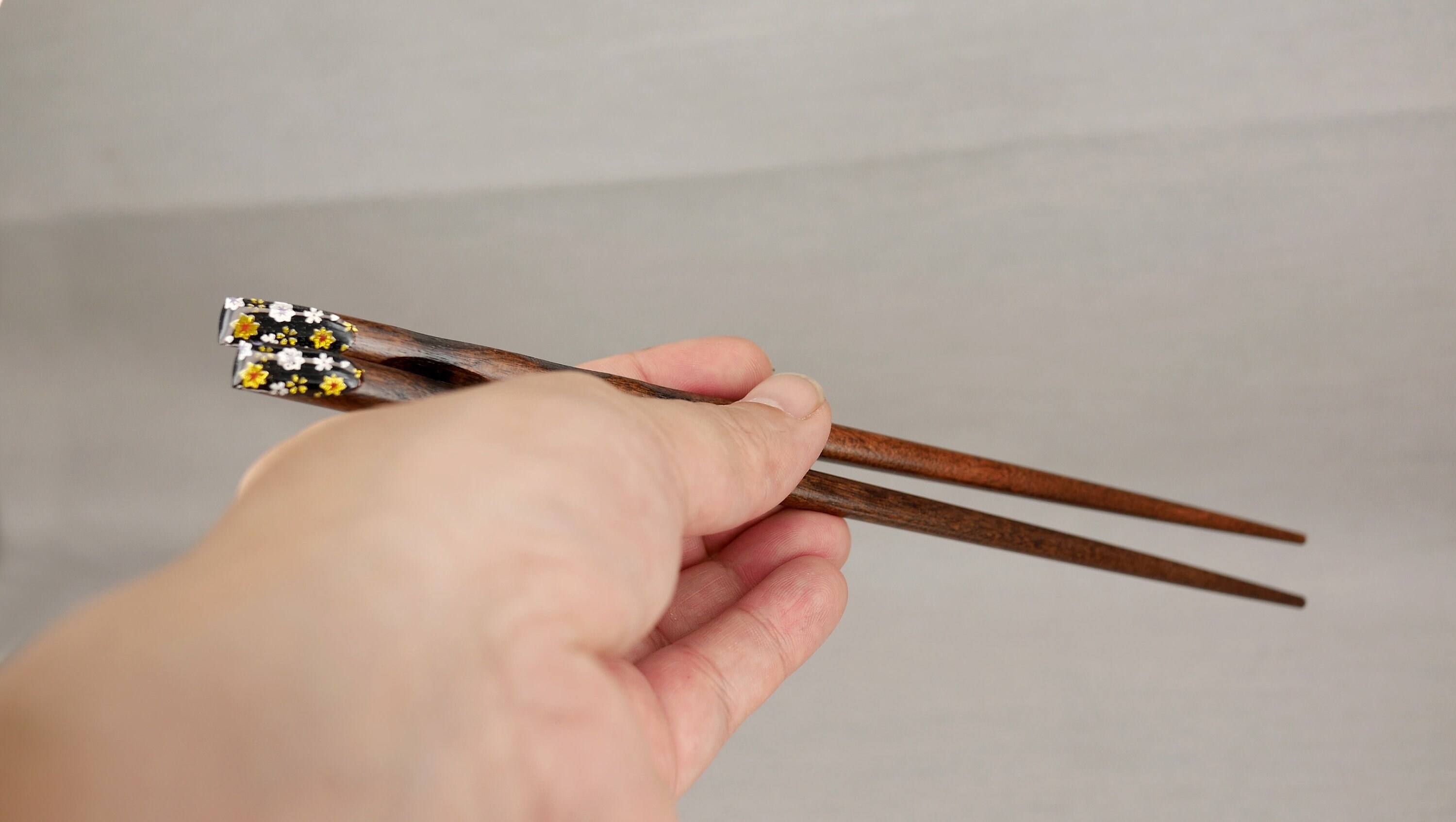 Produktbild von 4 Paar Essstäbchen Japan Schwarz Rot Gold Lackiert (Gebraucht) In