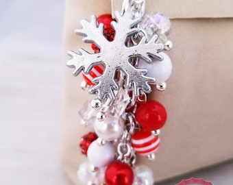 Snowflake Holiday Purse Charm: Beaded Bag Accessory