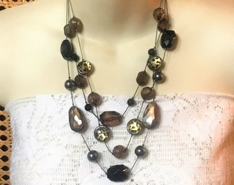 Vintage triple brin signé NY lourd confettis acrylique lucite perles perles collier