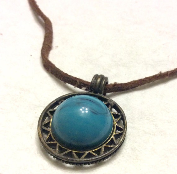 Vintage turquoise domed cabochon pendant necklace - image 4
