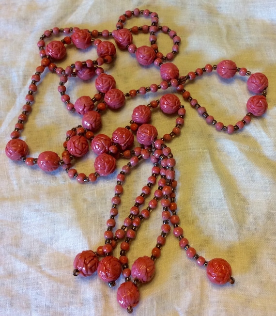 Vintage 1940's celluloid rose beads beaded necklac