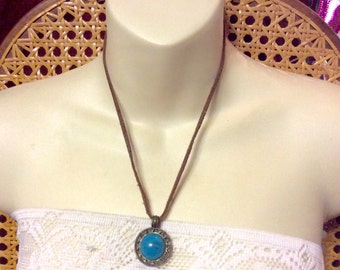 Vintage turquoise domed cabochon pendant necklace