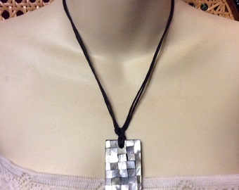 Vintage 1960's mother of pearl chips hand made necklace.