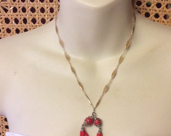 Vintage Sarah Coventry gold filigree chain links red glass accents.