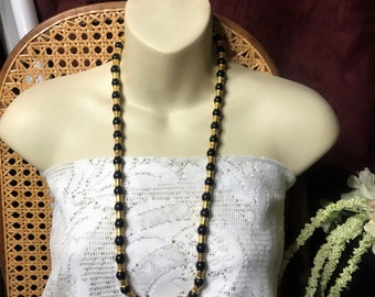Liz Claiborne noir perles collier de perles de spécialité métal or