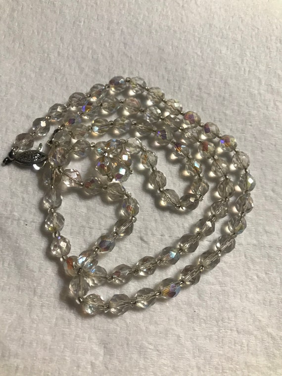 Vintage 1950s faceted glass beads beaded necklace. - image 2