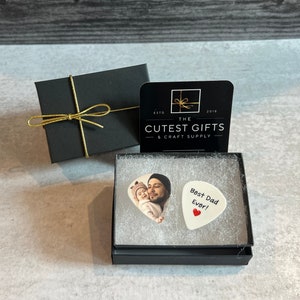 Personalized color photo guitar picks in a gift box with bow, Photo and custom text guitar picks