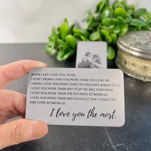 Tarjeta de billetera grabada "Te amo más", tarjeta de inserción de billetera con foto personalizada, regalo de Navidad personalizado para él, regalo de Navidad para su esposo