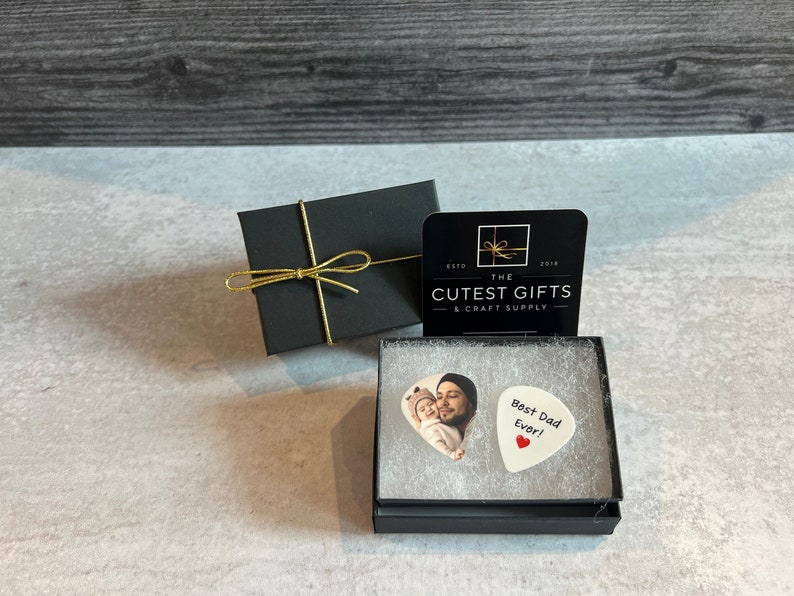 Personalized color photo guitar picks in a gift box with bow, Photo and custom text guitar picks