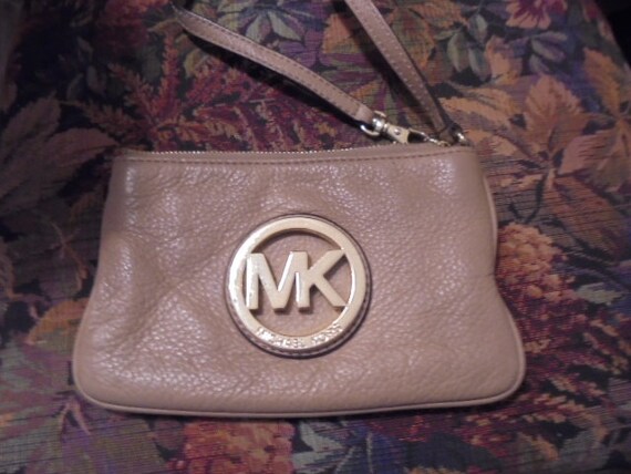 Michael Kors Beige Leather Gold Logo Wristlet - Etsy display picture 1