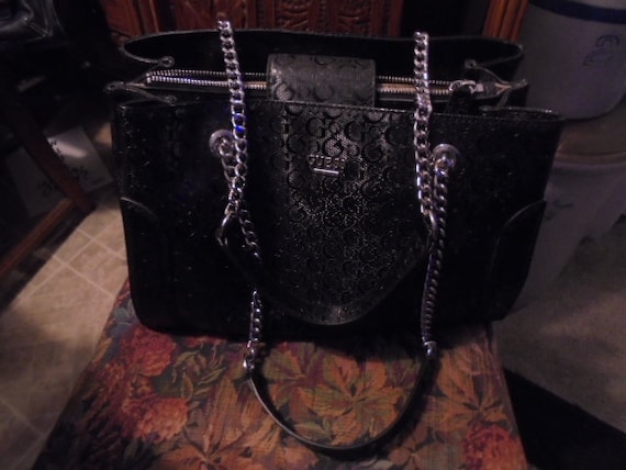 Guess Large Vinyl Signature  shoulder Handbag - image 4