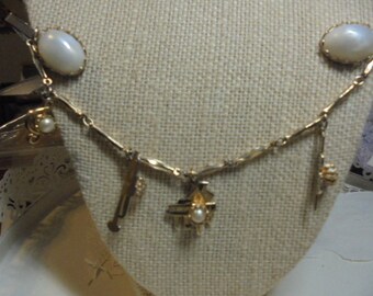 Gold Tone Pearl Music Charm vintage Sweater clip