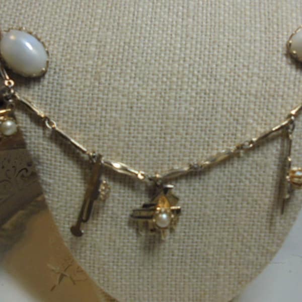 Gold Tone Pearl Music Charm vintage Sweater clip