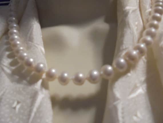 14 KT White Gold  White Pearl  Necklaces  18 1/2 … - image 1