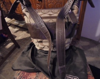 Coach  Signature Brown Beige Bucket  crossbody Handbag  # G0993-F13362