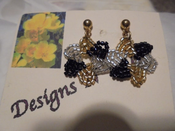 Native  Beaded Hand Crafted  G.F. Drop Dangle vin… - image 1