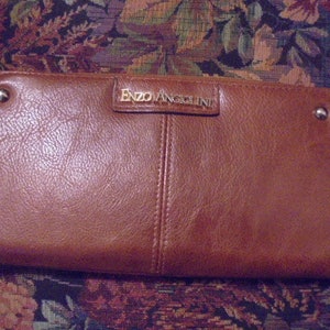 Cartera Enzo Angiolini de piel color canela