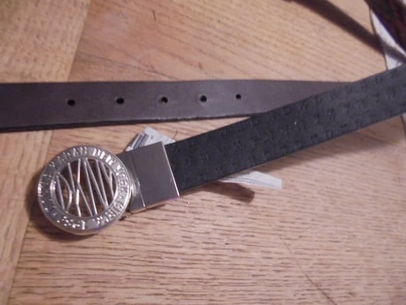 Donna Karan Black Leather Belt with Silver Buckle DKNY Womens Reversible Blk /Silver Leather Belt Sz 33 pre  main image 3