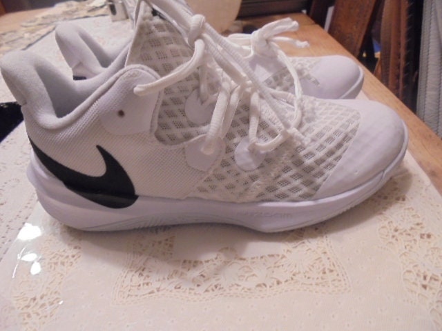 women's nike hyperspeed court