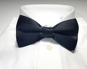 Bow Tie in Black Satin Solid