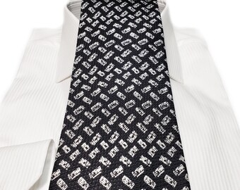 Vintage Style Silk Tie 4 inches wide in Black and White